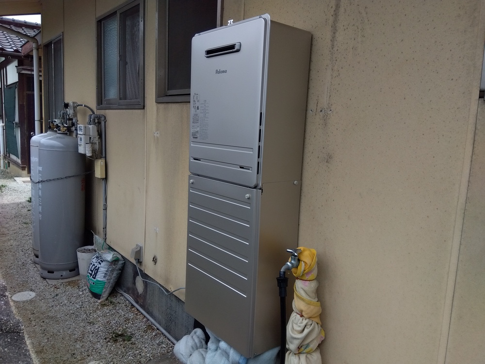 【福山市】ふろ給湯器交換工事|自動湯はり故障を解消&凍結対策も万全配管カバー